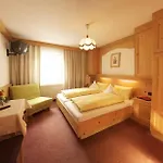 Sonnenheim Bed & Breakfast Solden