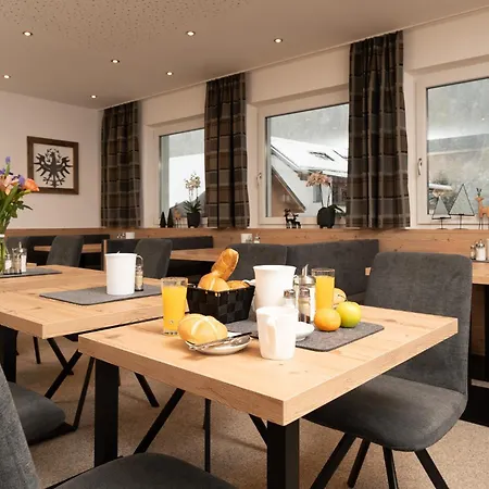 Bed & Breakfast Sonnenheim 3*
